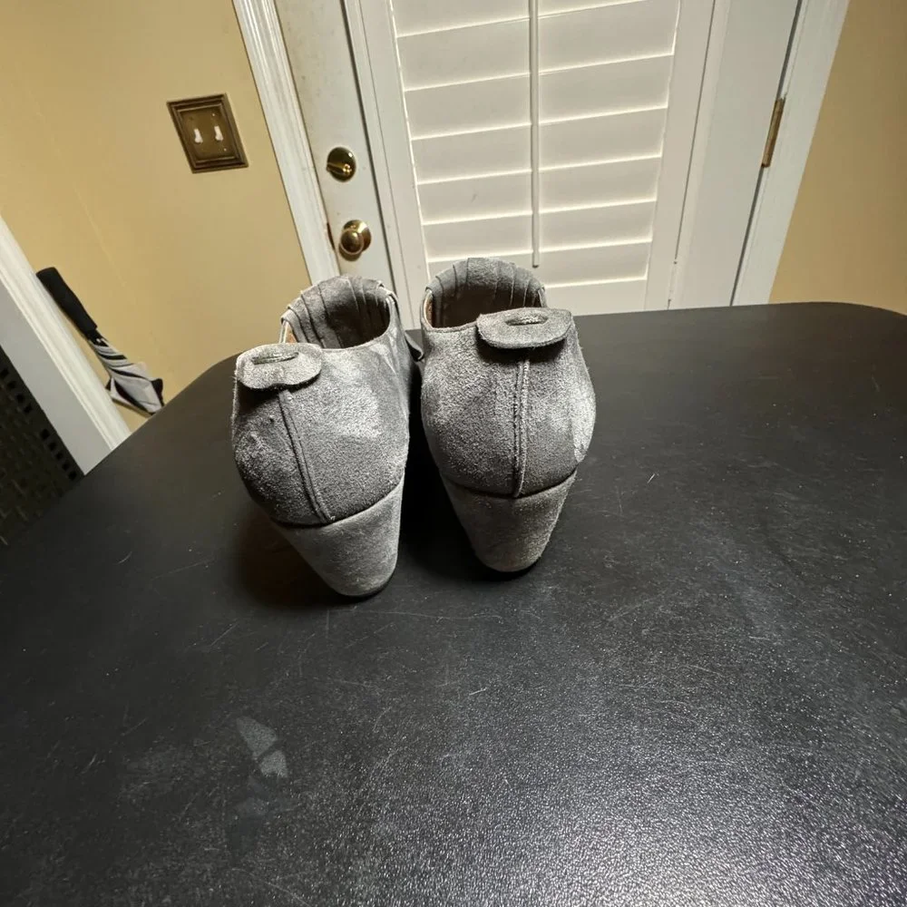 Anyi Lu gray suede sedge peep toe  bootie shoe